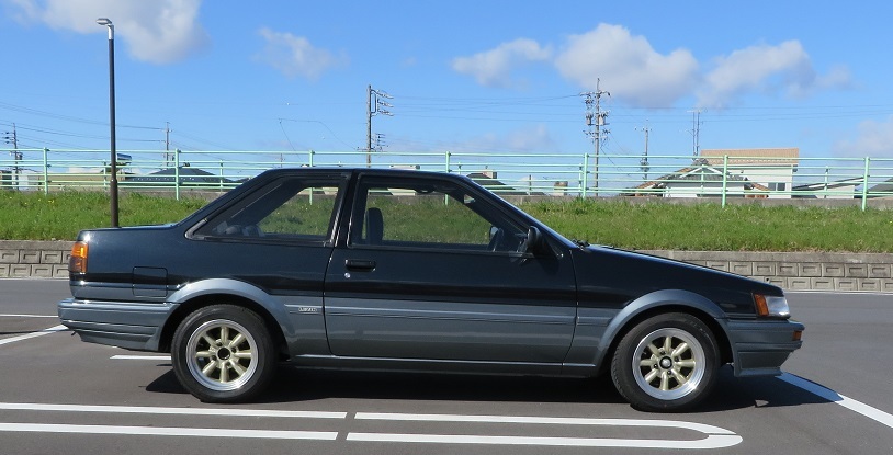 [個人出品]トヨタ・カローラレビン/ 大人の86 黒銀オリジナル/ 検R3年5月 走行少9.7万キロ実走/ エアコンプ新/ S62最終後期 ...