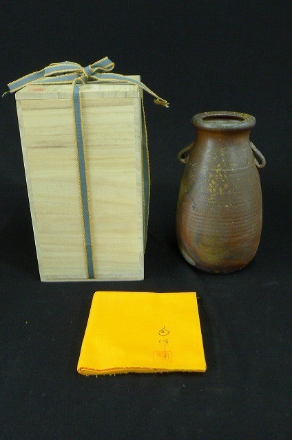 O8備前焼 太田富夫 自作 耳付花器 高さ24 3cm 共箱付 骨董陶器焼物花瓶花入れ花活花生茶道具華道具床の間飾り壷壺フラワーベース 80 の落札情報詳細 ヤフオク落札価格情報 オークフリー スマートフォン版