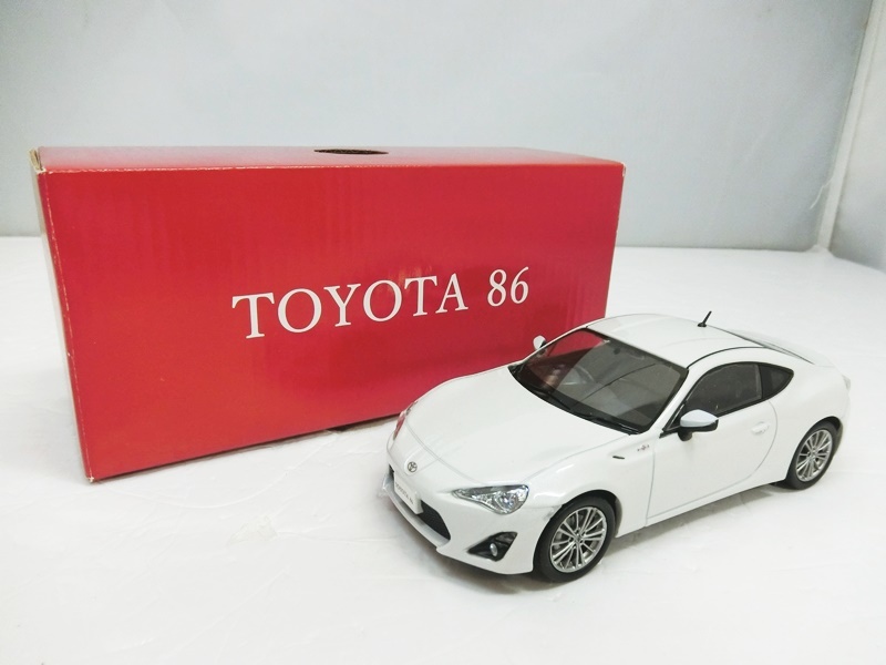 TOYOTA トヨタ 86 ミニカー ① 37J サテンホワイトパール 非売品 Amazon | トヨタ 1/30 86 ハチロク オフィシャルミニカー カラー