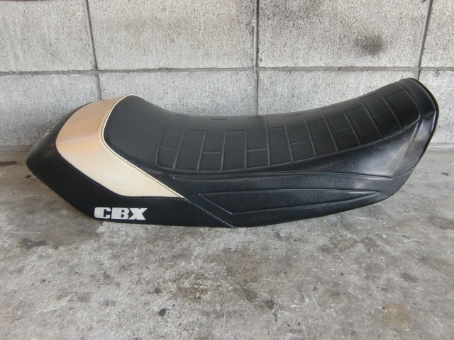 CBX400F ジュリアリーシート当時物 CBX400F ジュリアリーシート当時物 （CBX400F ジュリアリー
