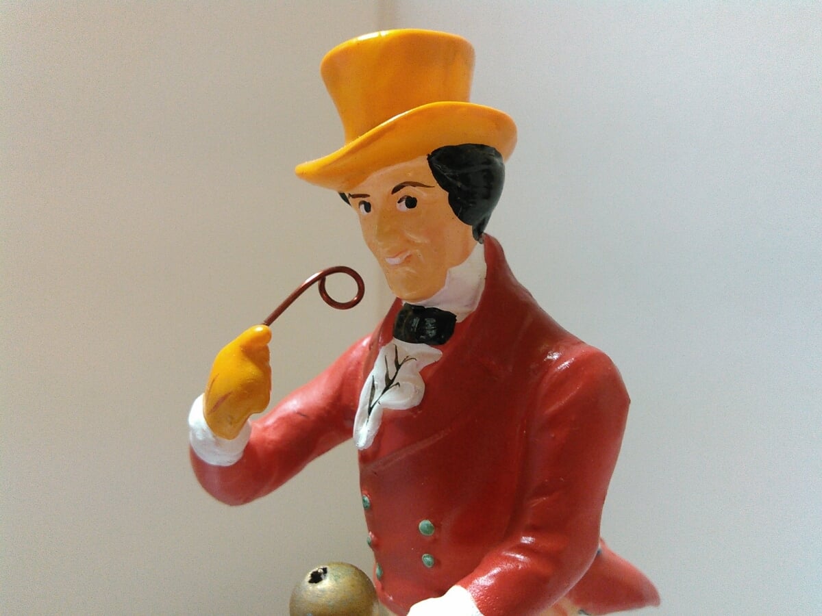 JHONNIE WALKER ストライディングマン像