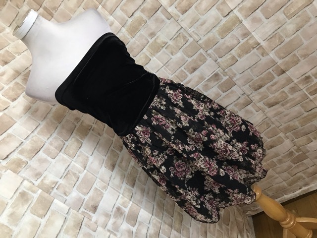 G L Est Rose レストローズ ワンピース 黒ベロア 花柄チュール 2 の落札情報詳細 ヤフオク落札価格情報 オークフリー スマートフォン版