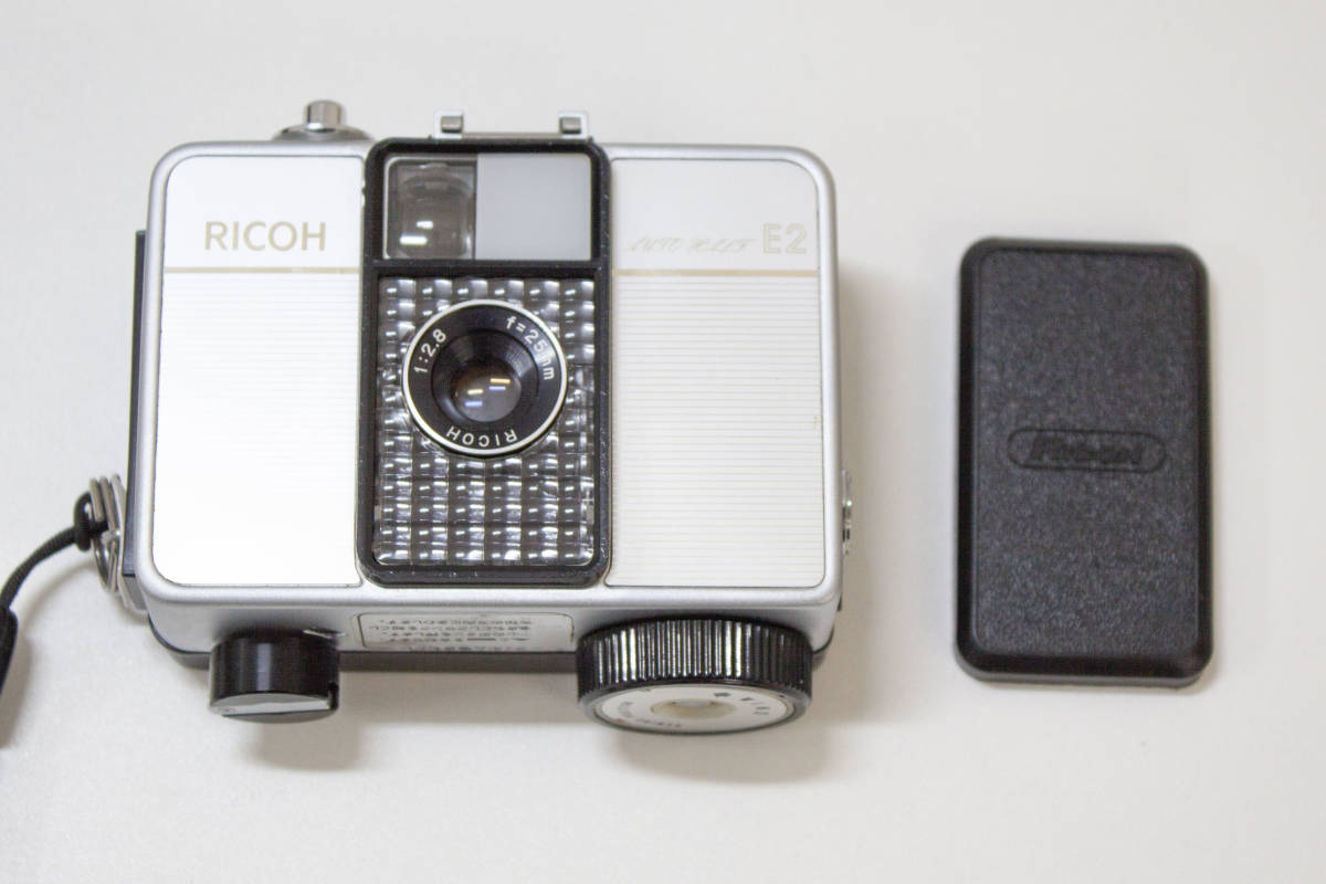 リコー オートハーフ E2 ricoh autohalf フィルムカメラ　希少色 RICOH AUTO HALF E2 オートハーフ希少色 ラインレッド 美品 ☆完動美品