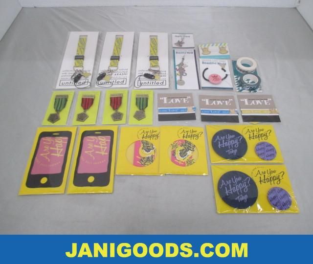 新品 嵐 グッズセット ネックストラップ マスキングテープ ヘアゴム メダルブローチ ストラップ チャーム ピンバッジ 缶バッジ シール リボン の落札情報詳細 ヤフオク落札価格情報 オークフリー スマートフォン版