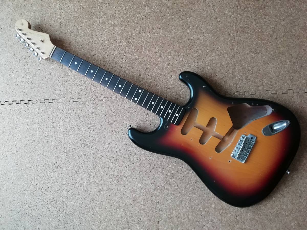 MUSIKRAFT オーダー クウォーターソーン貼りメイプルストラトネック 