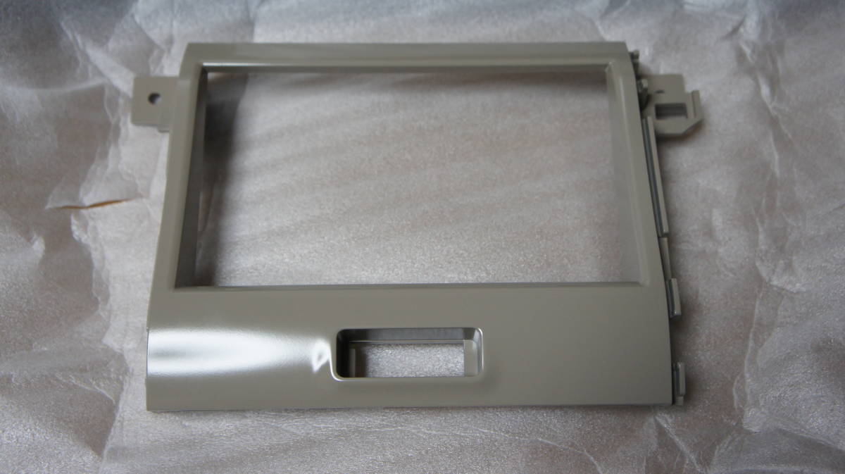 スズキ旧型ラパン(HE22S) 純正オーディオ交換ガーニッシュ （アイボリー） スズキ旧型ラパン(HE22S) 純正オーディオ交換ガーニッシュ