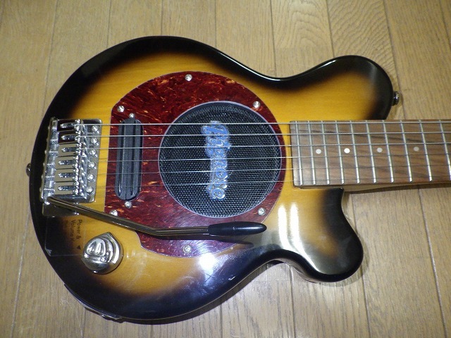 難有り・ジャンク Pignose PGG-100T アーム付 アンプ内蔵 ミニギター