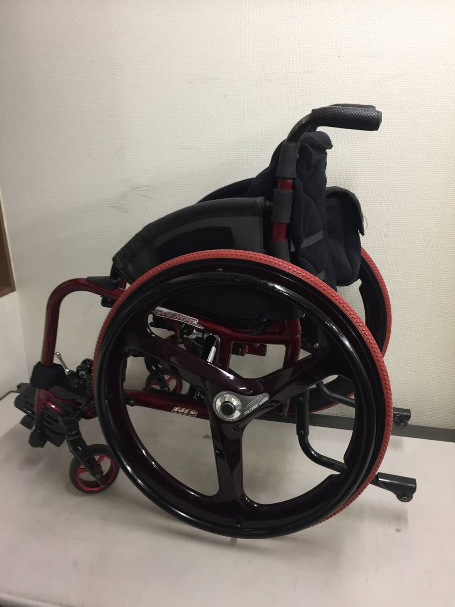 松永製作所】MAXPLEASURE エアバード カーボン使用の車いす 松永製作所】MAXPLEASURE エアバード カーボン使用の車いす