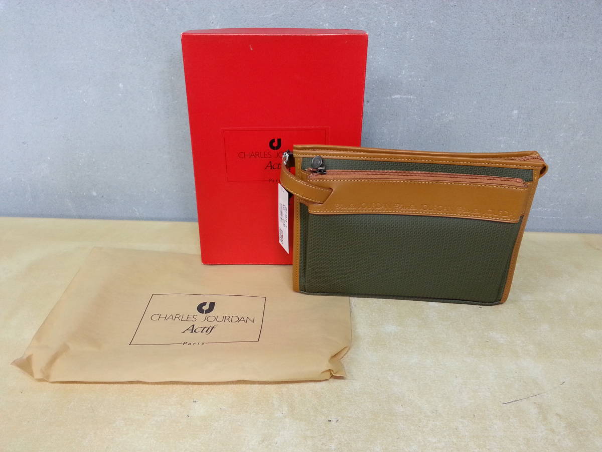 シャルルジョルダン ビーズと刺繍のセカンドバッグとサンダル