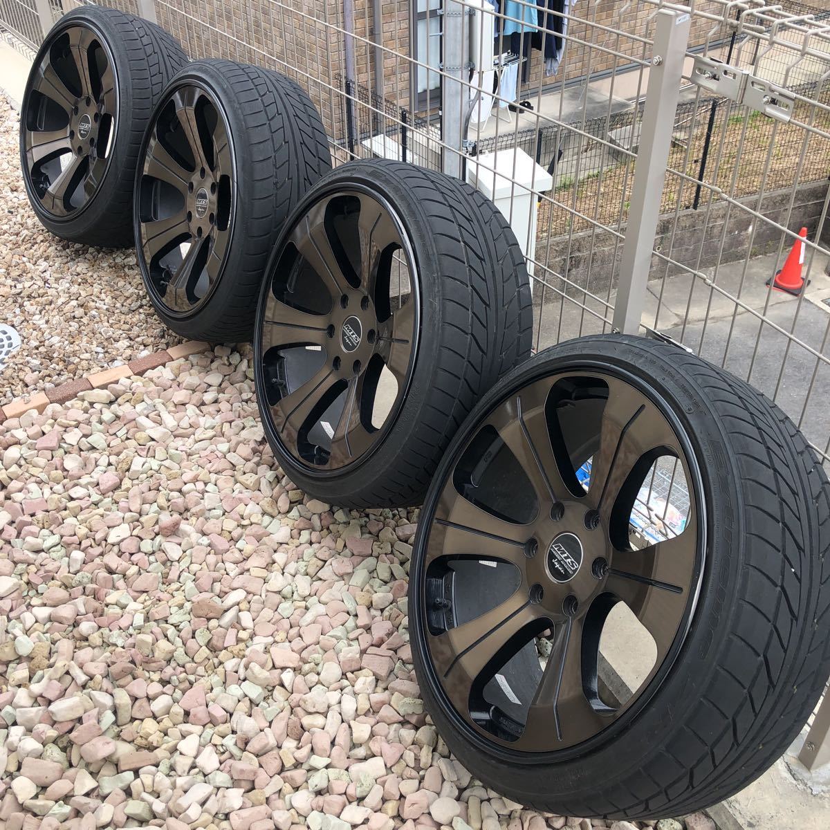 ハイエース MTS 20インチホイール（エムテクノ 20インチ 200系