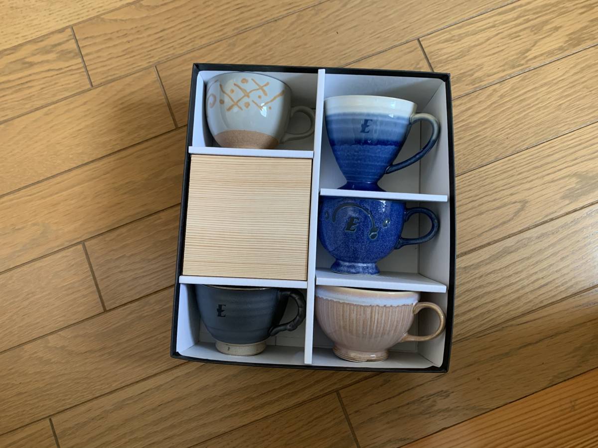 【新品】メルセデスベンツ（MercedesBenz) ノベルティ コーヒーカップ 5客セット 木製コースター付 新品未使用品の落札情報詳細 ヤフオク落札価格検索 オークフリー