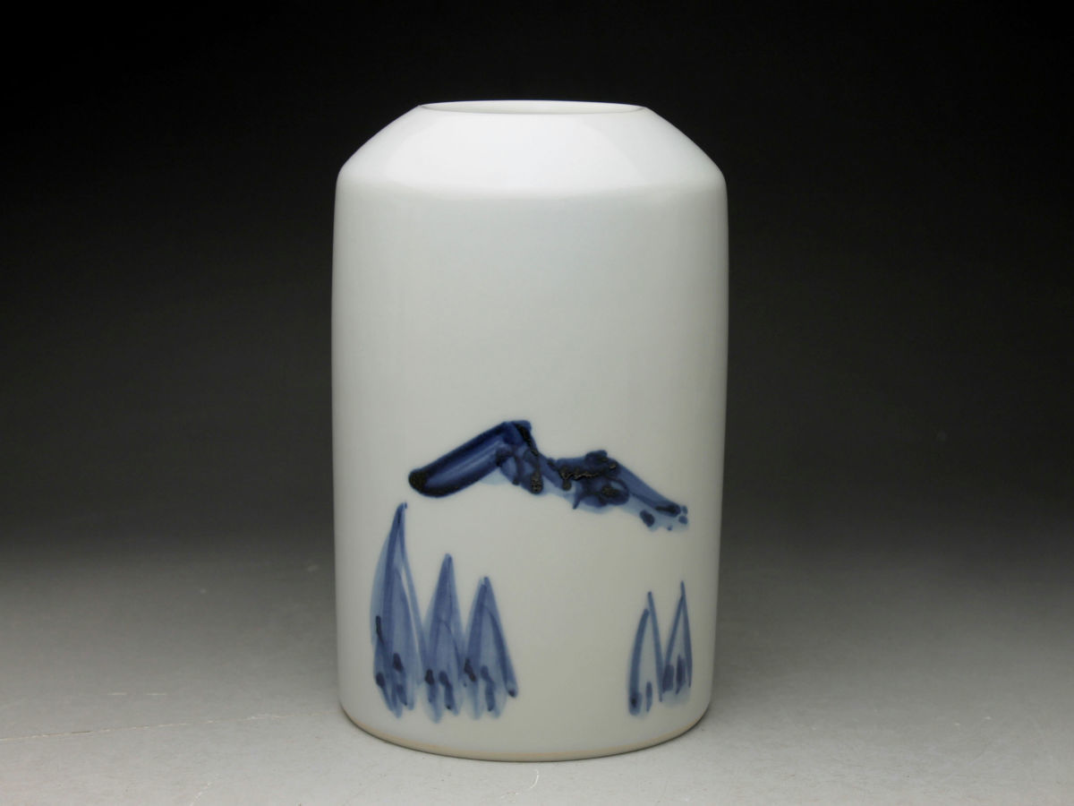 青と白の抽象デザインの陶器花瓶　松風栄一　木箱付き　京焼　染付　昭和 余韻】 京焼 松風栄一 文部大臣賞受賞 日展評議員 陶芸作家 染付 松文