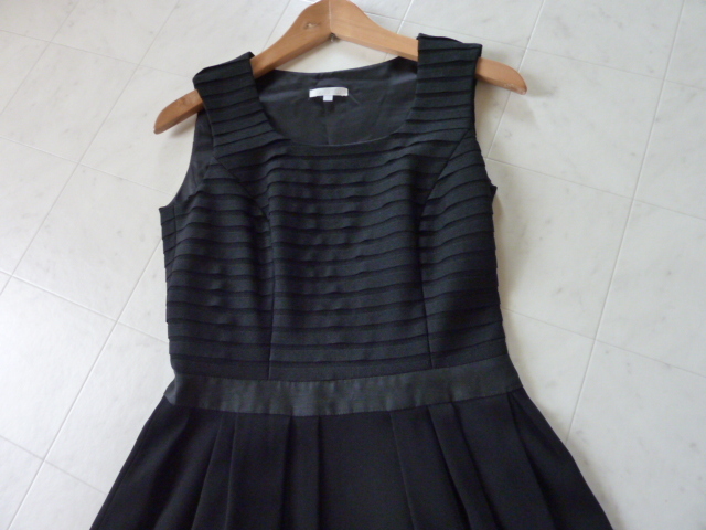 トゥービーシック To Be Chic 大人きれいめノースリーブワンピース 黒色 ブラック の落札情報詳細 ヤフオク落札価格情報 オークフリー スマートフォン版