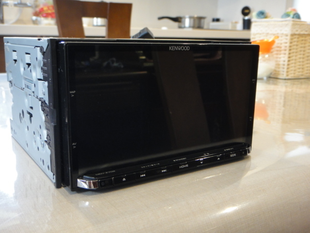 KENWOOD MDV-D711W 新品未開封 彩速ナビ MDV-D711W ケンウッド フルセグナビ 7インチ 200mm