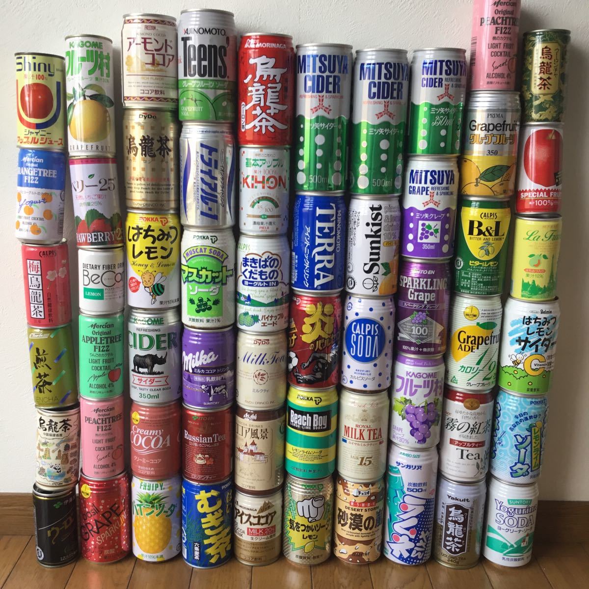 ジュースの空き缶 プルタブ式 ポッカ ダイドー 三ツ矢サイダー