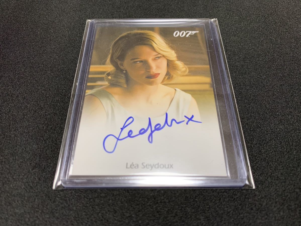 レア・セドゥ 直筆サインフォト/写真 007 Lea Seydoux - レア・セドゥ