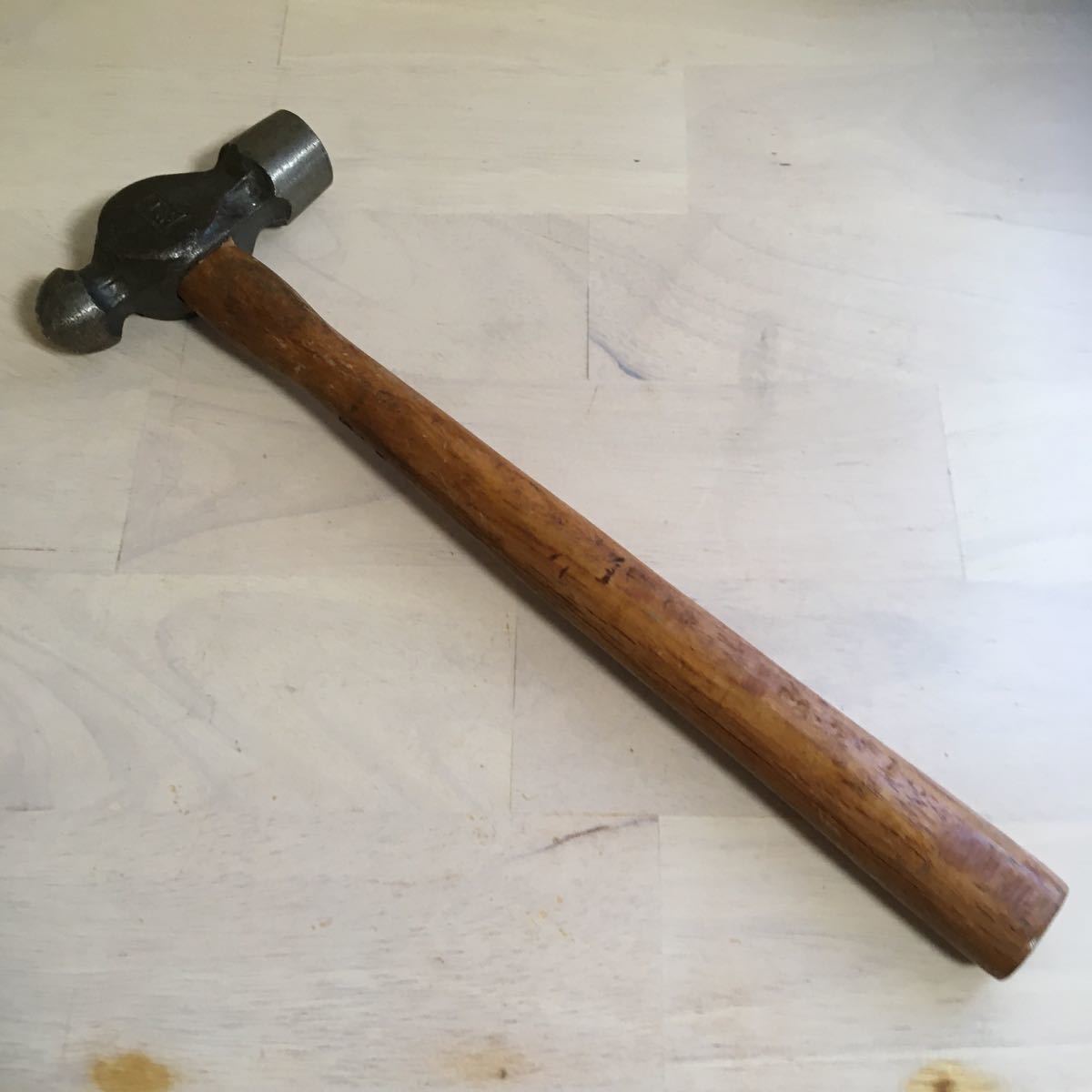 古道具 MARUKI #1 金槌 ボールピンハンマー 総重量570.5g 全長33.5cm 片手ハンマー 鎚 大工道具 玄翁 玄能 ○キ マルキ 札幌市 清田区 平岡 古い金槌（ハンマー） MARUKI マルキ ♯1金槌 金づち 玄能 玄翁 大工
