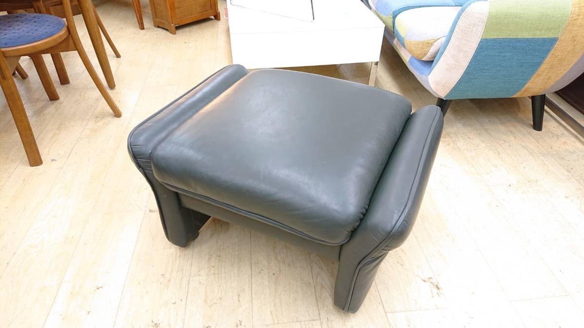 展示品！【ヒモラ社】総革 オットマン・スツール◆IDC大塚家具・ドイツ製 ヒモラ社】オットマン・スツール IDC大塚家具・ドイツ製 総革 展示品