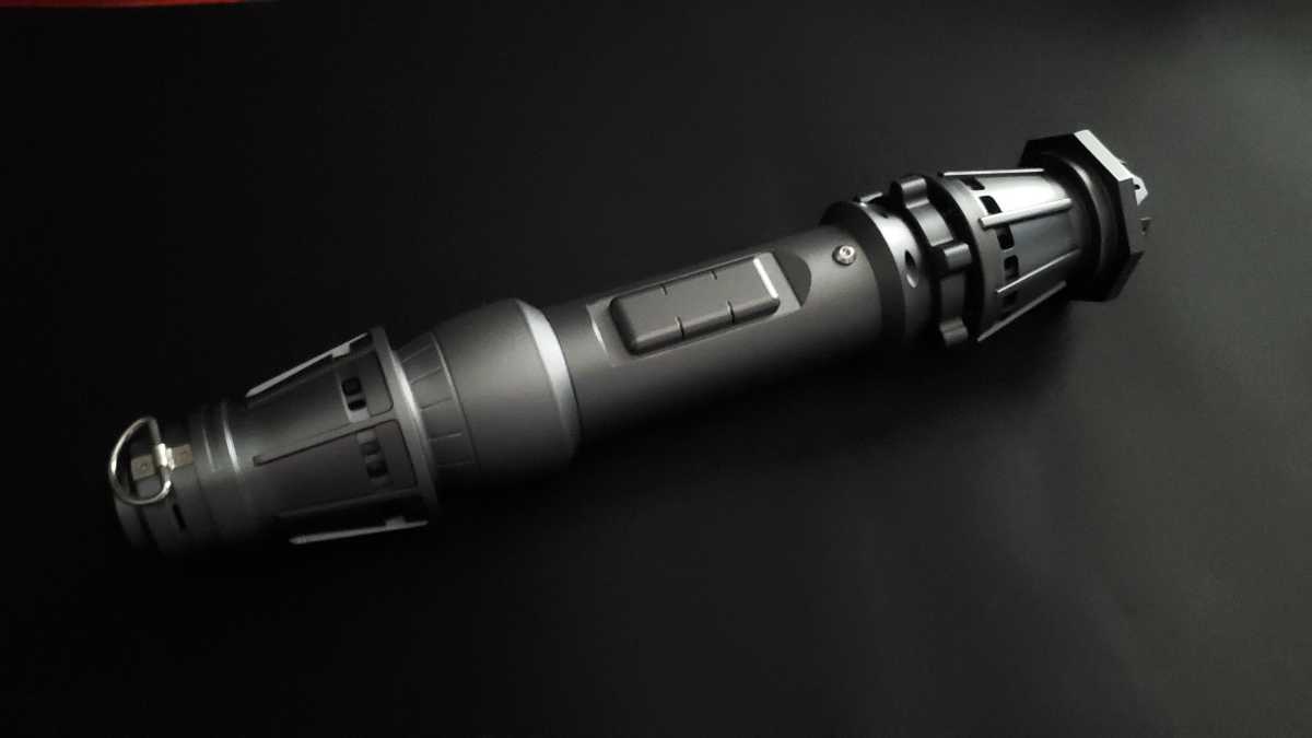 新品】スターウォーズ ライトセーバー スカイウォーカーの夜明け レイ