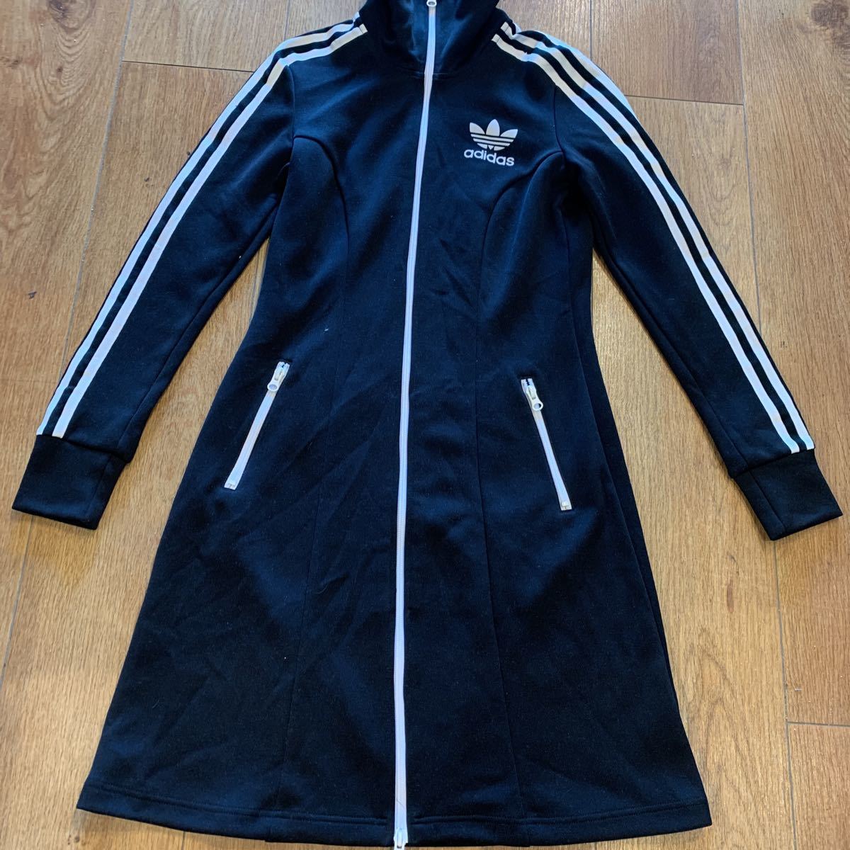 送料無料 安室奈美恵さん着用 adidas オリジナルス EUROPA DRESS ヨーロッパ ドレス ジャージ ワンピース M ブルー 参考価格15，120円 安室奈美恵さん着用 adidas アディダス ジャージ ワンピース