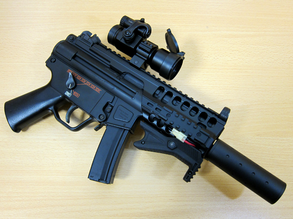 東京マルイ MP5K クルツ　メタルペイント、フルメンテ済み、ライトカスタム 楽天市場】ガスマシンガン MP5K A4 クルツ フルオート【マルゼン