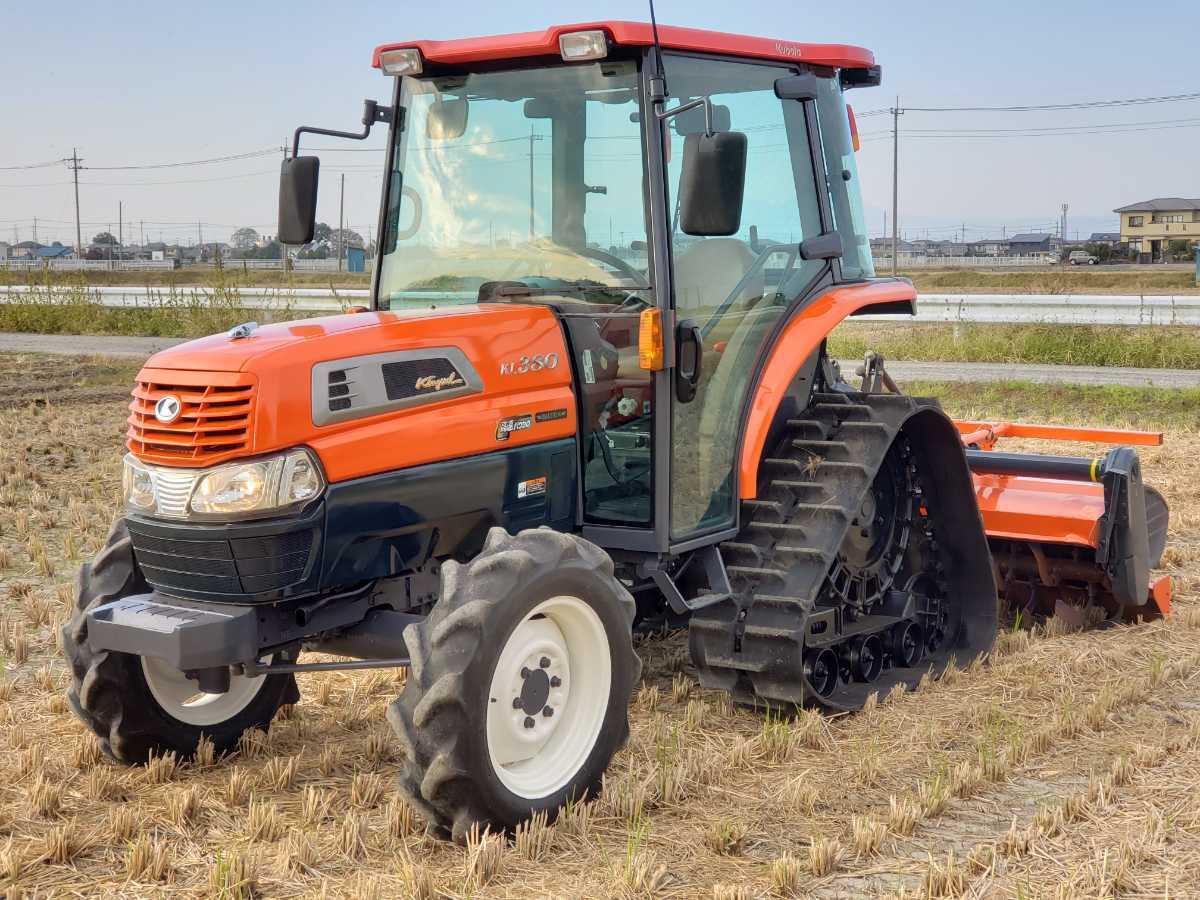 SOLD OUT】クボタ トラクター KB185F 18馬力 パワクロ 自動水平