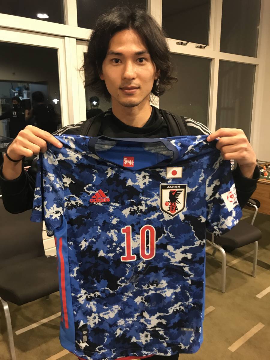 30％割引レッド系[初回限定お試し価格] 日本代表の南野選手サイン