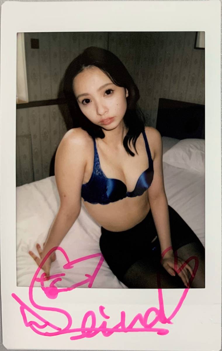 星名美津紀 直筆サイン入り DVD撮影現場チェキ（Love Again）b