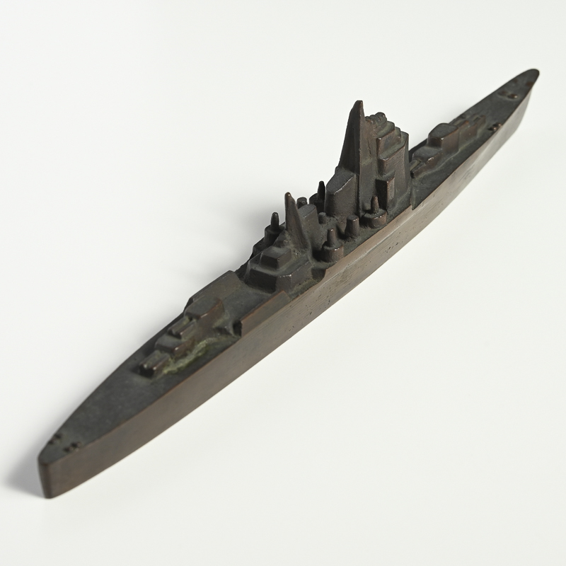 進水記念 軍艦 文鎮 旧日本軍 海軍 重巡洋艦 高雄 戦前