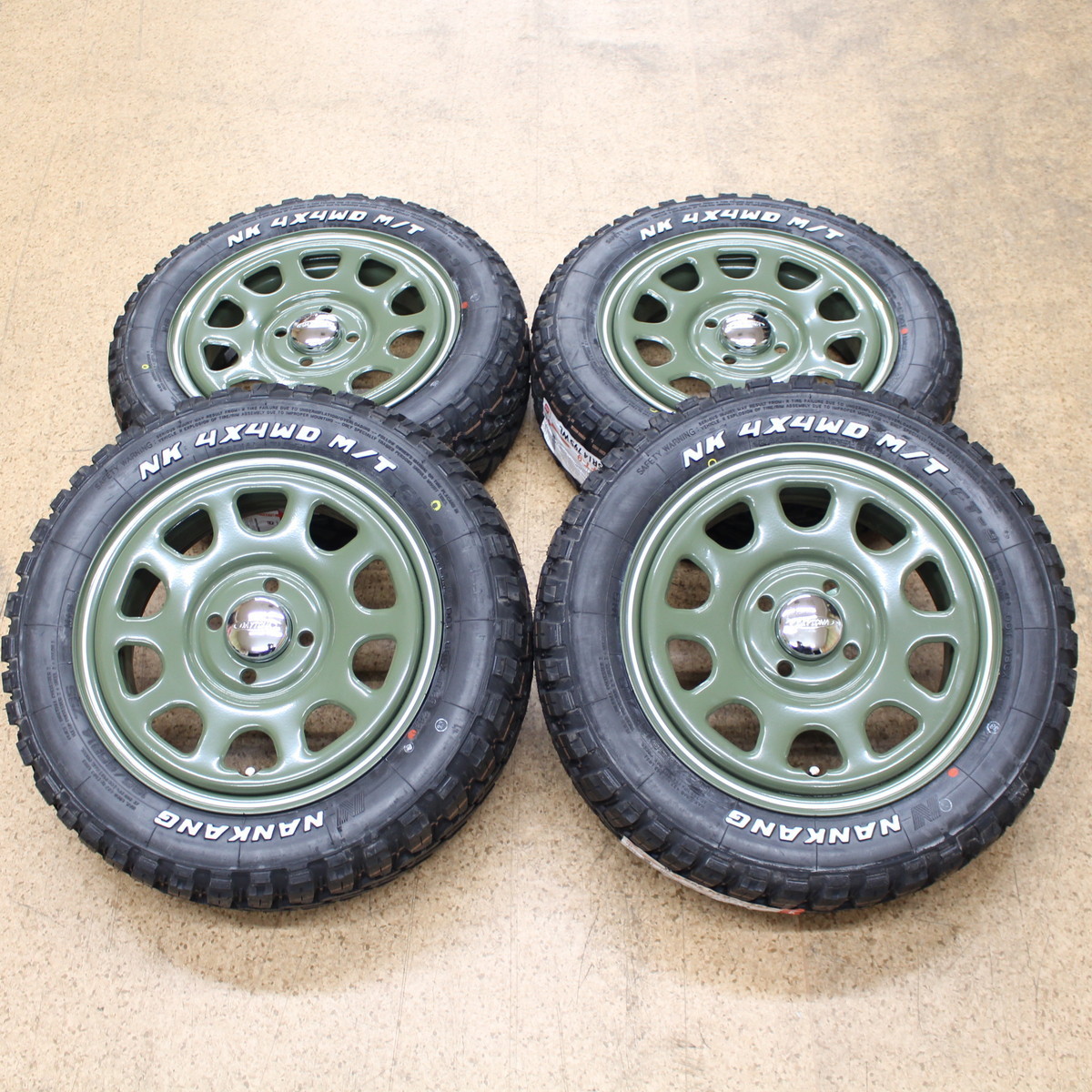 送料込み☆ホワイトレタータイヤ☆165/70R12セット☆アゲバンアゲトラ 