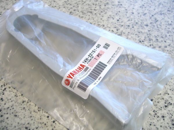 YAMAHA チェーンスライダー シールガードTW 34X-22151-01純正 TW200 TW200E TW225 2JL 4CS 5VC チェーンスライダー 適合ヤマハ純正