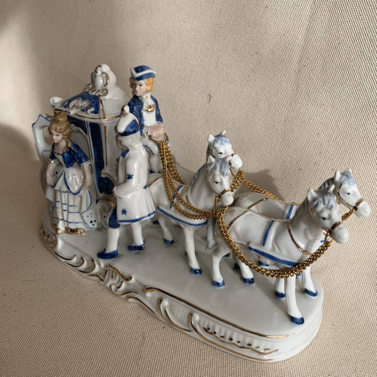 【値下げ】陶器 馬車 置物 インテリア 美品【アンティーク】 値下げ】陶器 馬車 置物 インテリア 美品【アンティーク】
