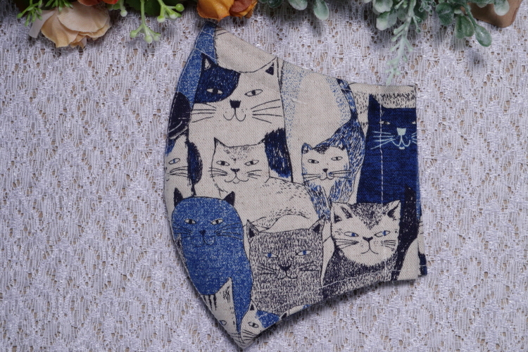 新品】ハンドメイド☆可愛い青ネコ柄☆立体型マスクカバー、マスク内側 