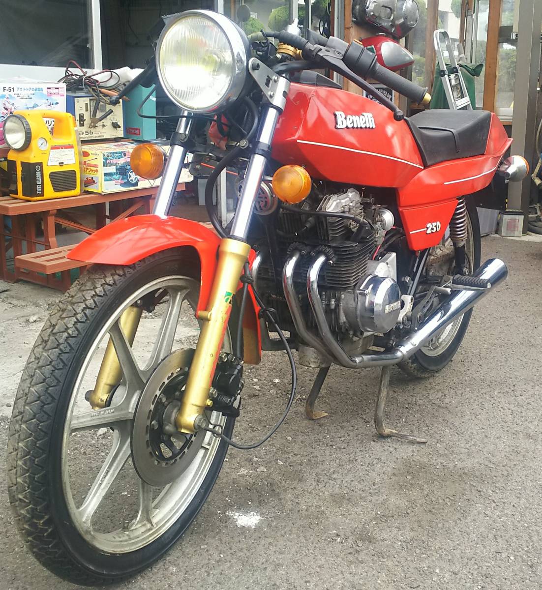 BENELLI QUATTRO 250 ベネリクアトロ/モトグッツィ254 250㏄ 4気筒 4連 