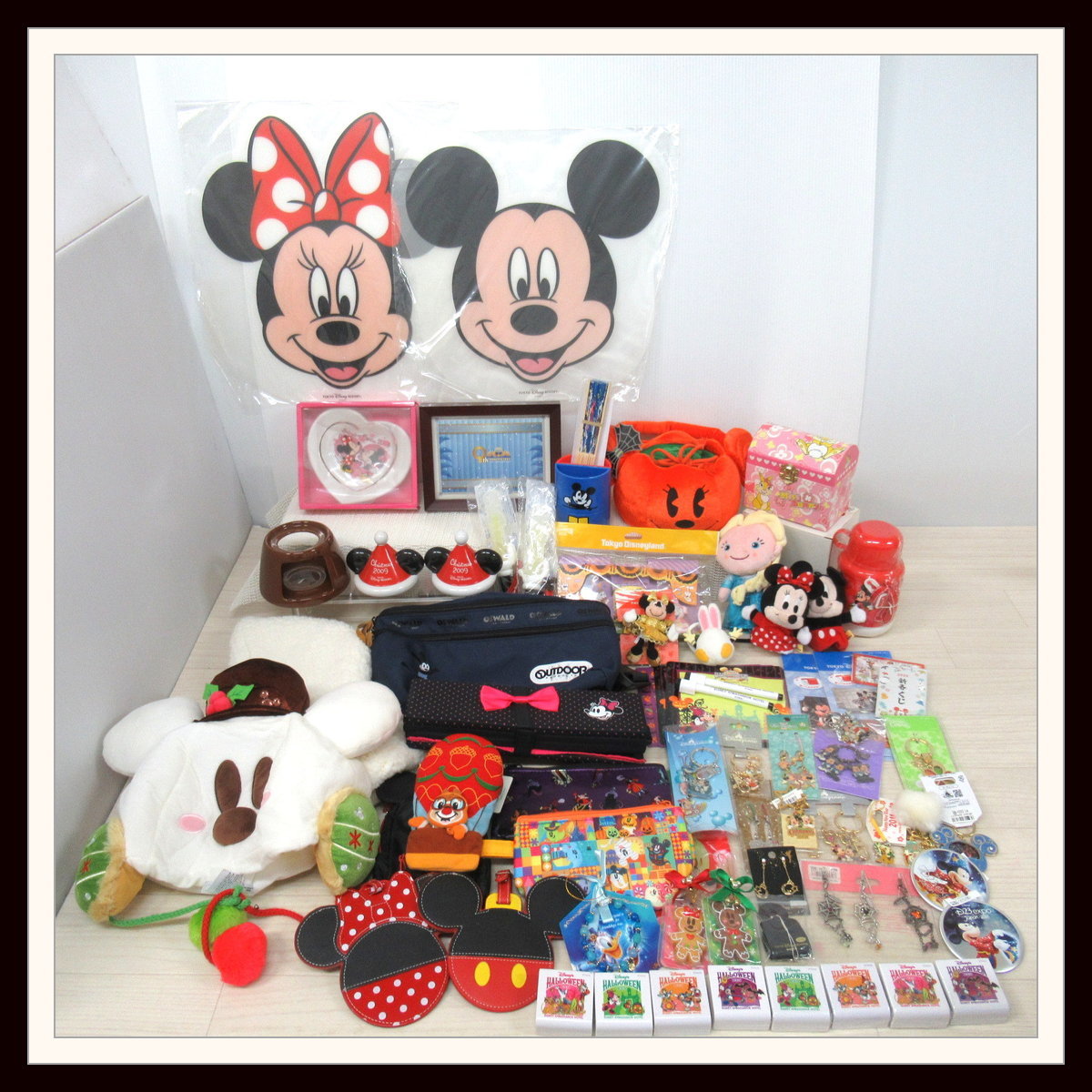 ディズニー グッズセット オズワルド ボディバッグ キーホルダー 水筒 ランチョンマット等 Q4 R21 06 16 634 の落札情報詳細 ヤフオク落札価格情報 オークフリー スマートフォン版