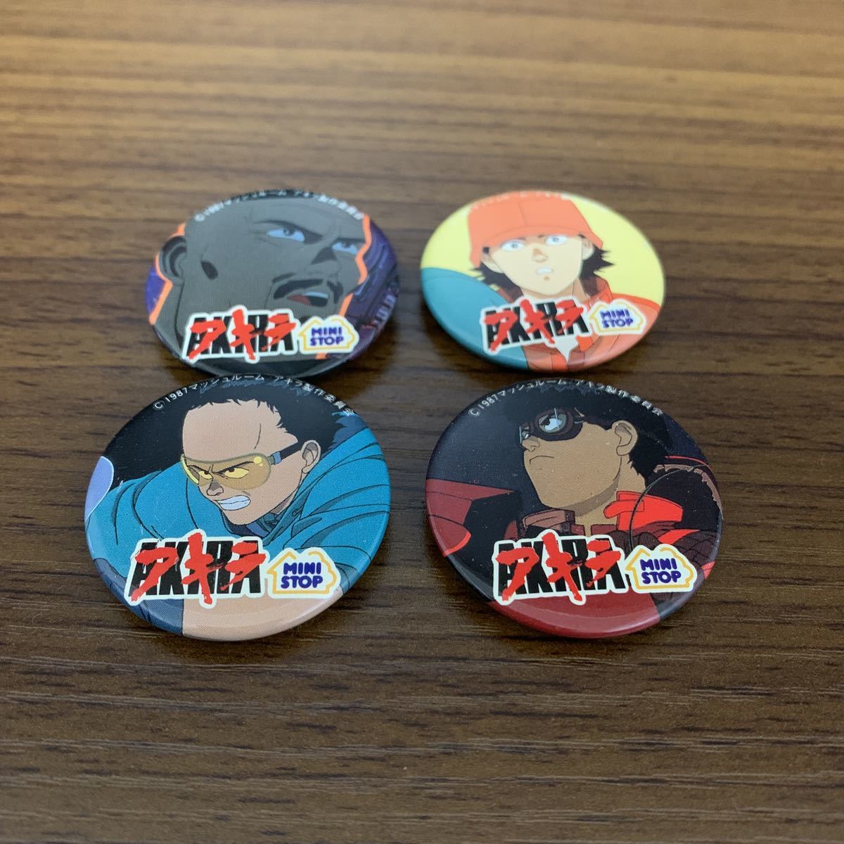1スタ AKIRA 缶バッジ 缶バッチ 公式 マッシュルーム ミニストップ