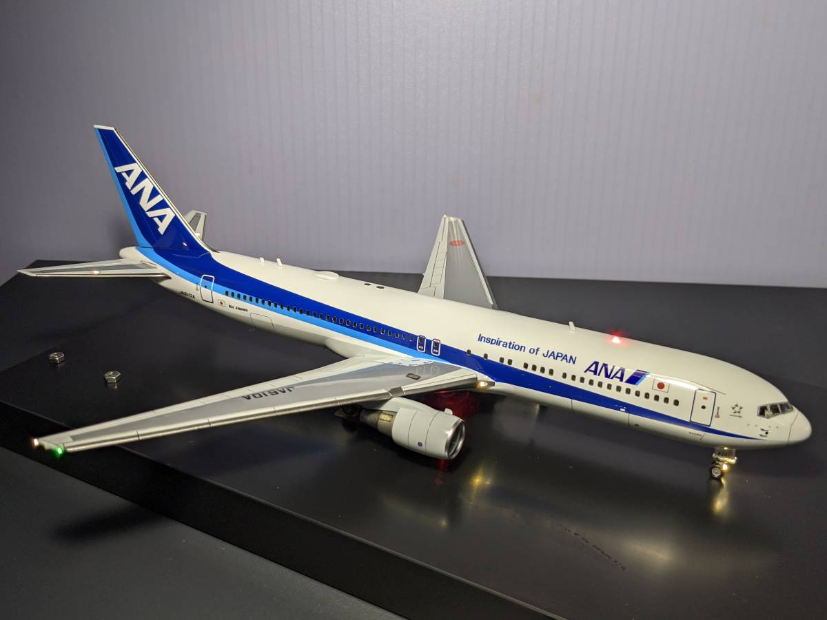 目立った傷や汚れなし】1:200 ハセガワ製 ANA B767-300 LED組込 完成品