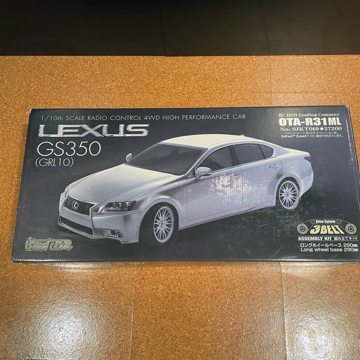 未使用に近い】ラジコン 車(本体) ドリフト 1/10 LEXUS GS350 GRL10