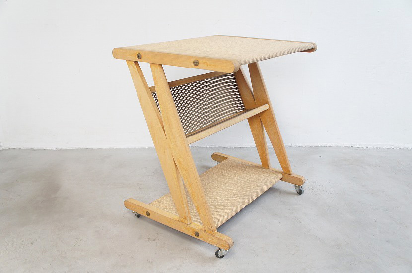 ビンテージ 50's アイアンマガジンラック CDラック 本棚 卓上 DVDラック ミッドセンチュリー ブラック 黒 中古ビンテージ 50\u0027s アイアンマガジンラック CDラック 本棚 卓上