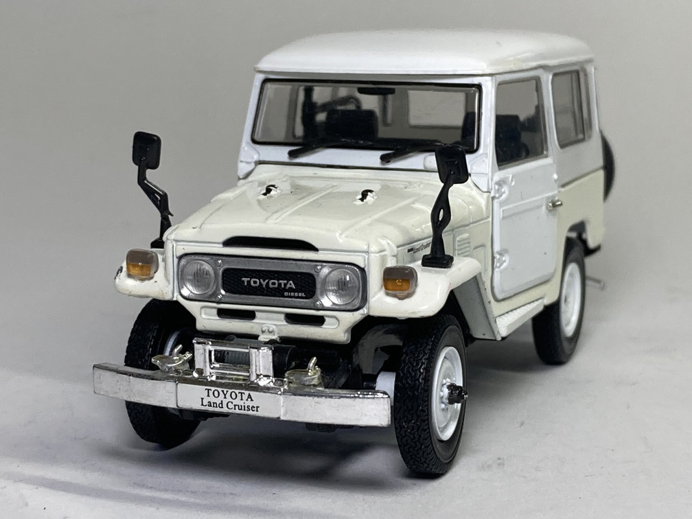 Kyosho 1:18 Toyota Land Cruiser 40 Van (BJ42V) 1980 Blanc - KS08971W
