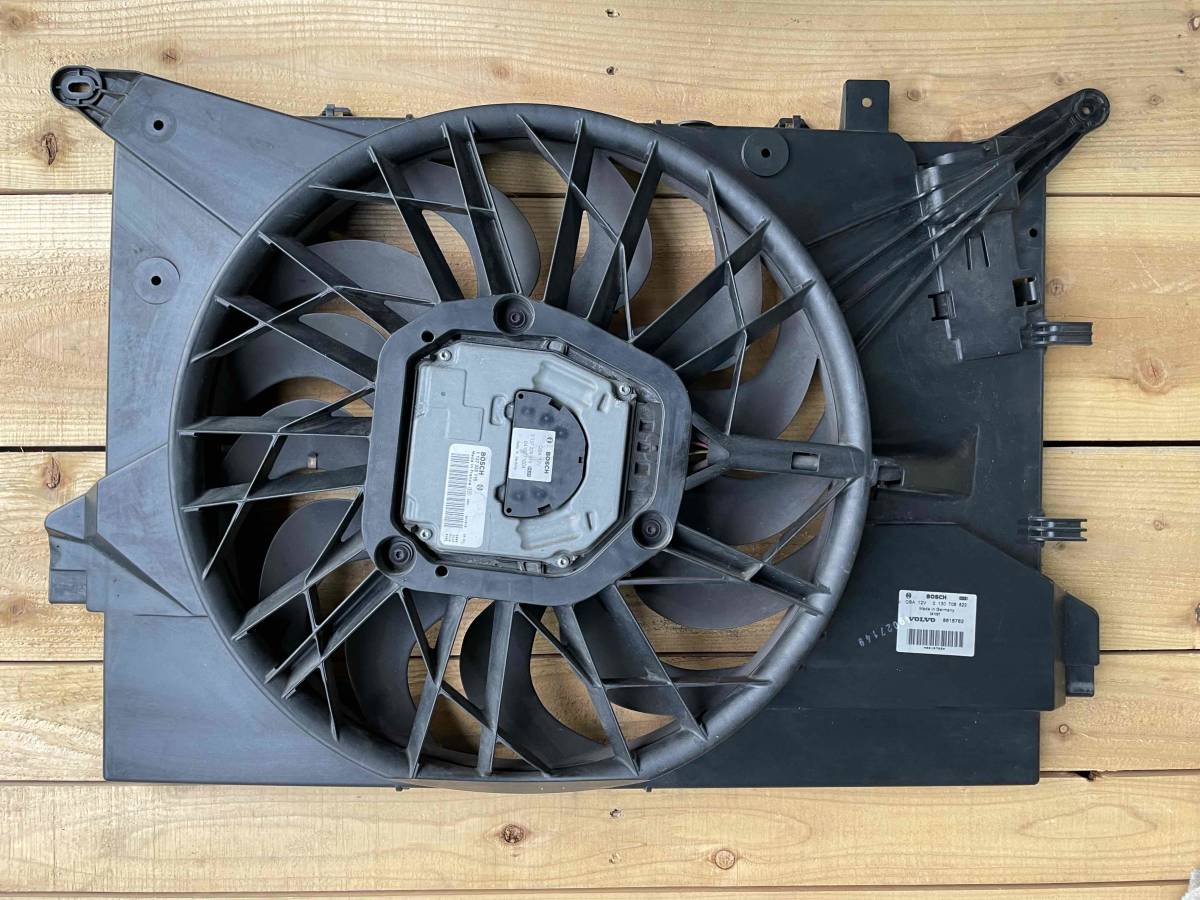 【目立った傷や汚れなし】ボルボ ラジエーター電動ファン V70 3136613297、3137229010、0503112004