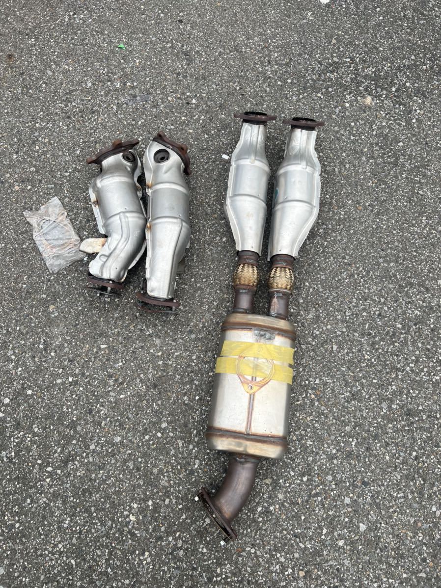 トヨタ レクサスLS トヨタ レクサスLS UVF45 エキマニ 触媒