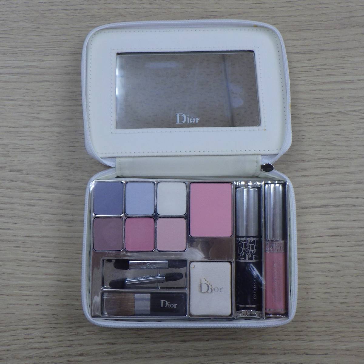 【やや傷や汚れあり】＃3041 【未使用】Dior ディオール DIOR FLIGHT MAKEUP PALETTEの落札情報詳細