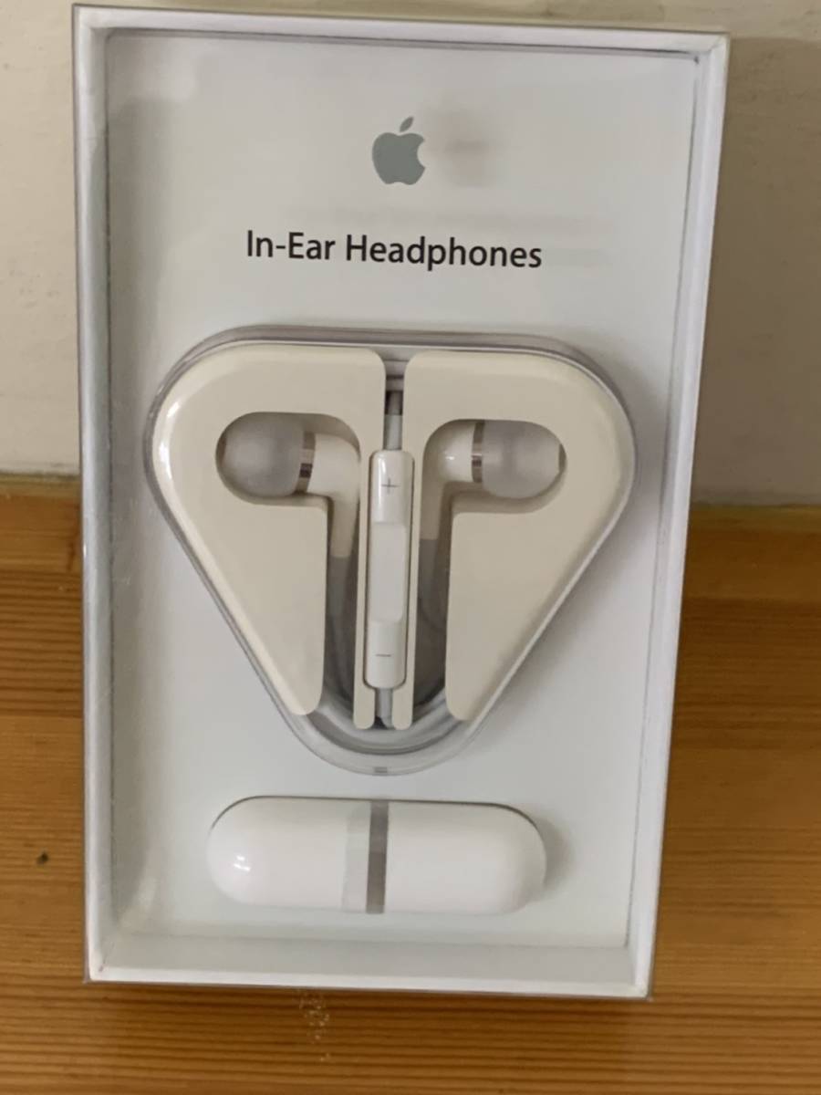 【未使用】アップル純正 Apple InEar Headphones with Remote and Mic ME186FE/A