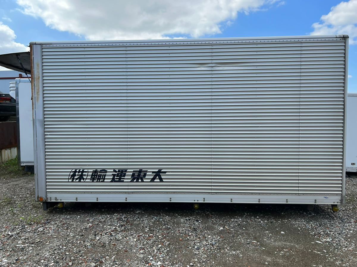 中古トラックコンテナ雨漏りしてそうです( ＞Д＜；)