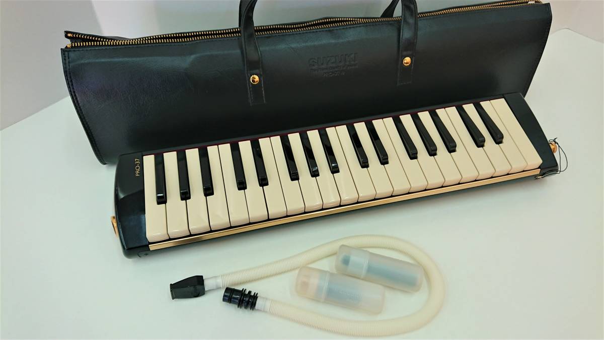 SUZUKI メロディオン　スーパーレア　OHP 透明鍵盤　博物館ものです！ SUZUKI OHP メロディオン 透明鍵盤 鍵盤ハーモニカ 鈴木楽器