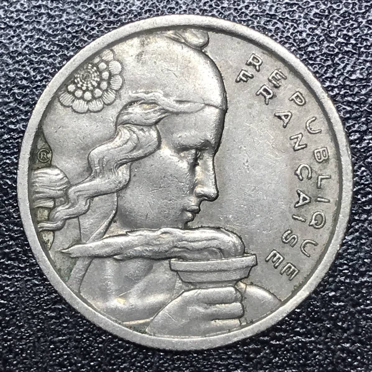 やや傷や汚れあり】☆世界 海外 外国 コイン 硬貨！旧硬貨 1954年！フランス 100フラン/100FRANCS 1枚！LIBERTE EGALITE  FRATERNITE☆管理番号1144の落札情報詳細 - Yahoo!オークション落札価格検索 オークフリー