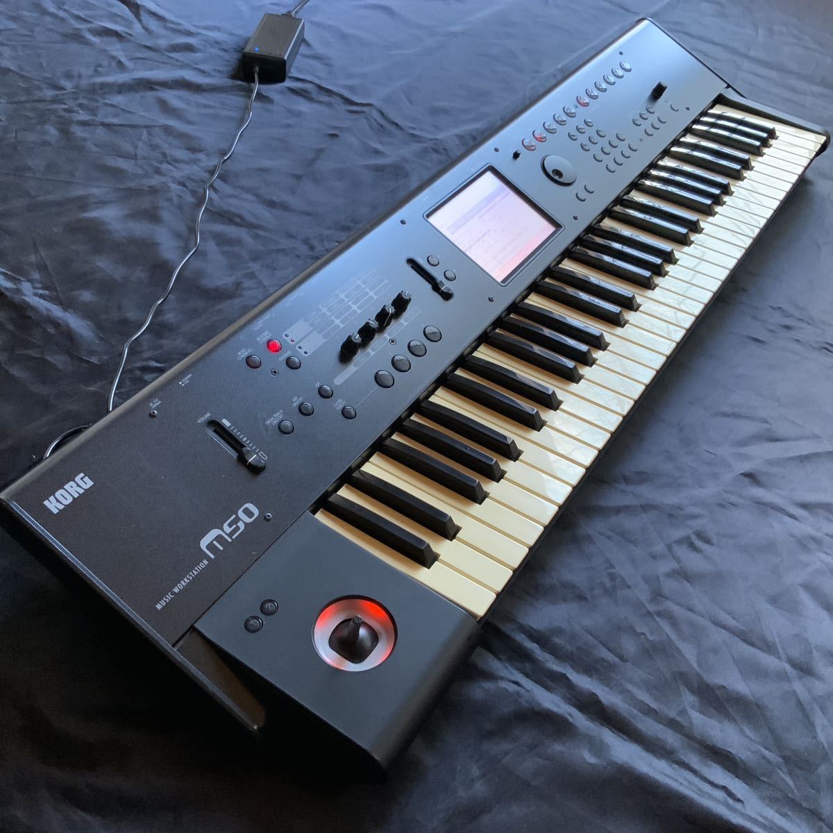 KORG m50 シンセサイザー 61鍵盤＋ペダル&シールド