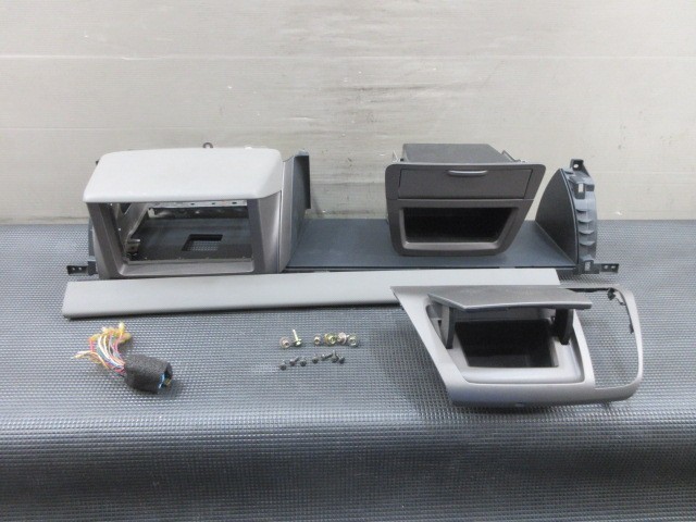 エリシオン DBA-RR1 オーディオパネル 社外オーディオ取付に
