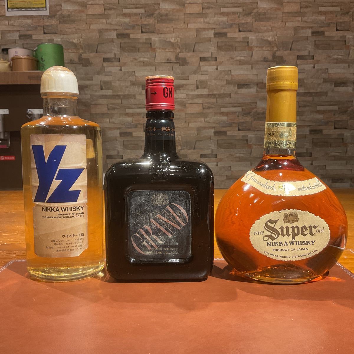 ニッカウイスキー スーパーニッカ　台座　ガロンボトル こんなのあります「ニッカウヰスキー スーパーニッカ特級 ガロンボトル